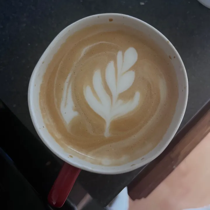 Flat white with tulip latte art